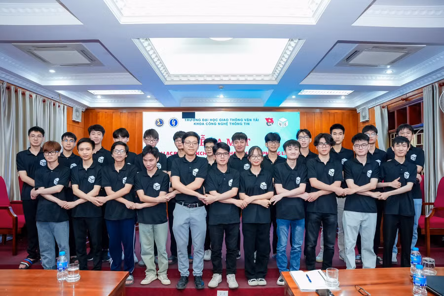 Ra mắt thành viên câu lạc bộ Blockchain Trường Đại học Giao thông vận tải. Ra mắt thành viên câu lạc bộ Blockchain Trường Đại học Giao thông vận tải.