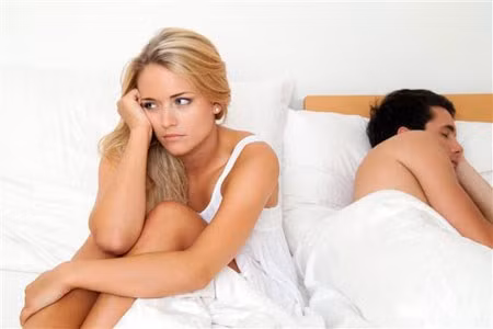 Cuống cuồng đến bệnh viện vì phong độ lao dốc - ảnh 1