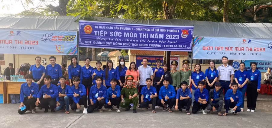 Đội hình Tiếp sức mùa thi có mặt tại 17 điểm thi để hỗ trợ thí sinh.