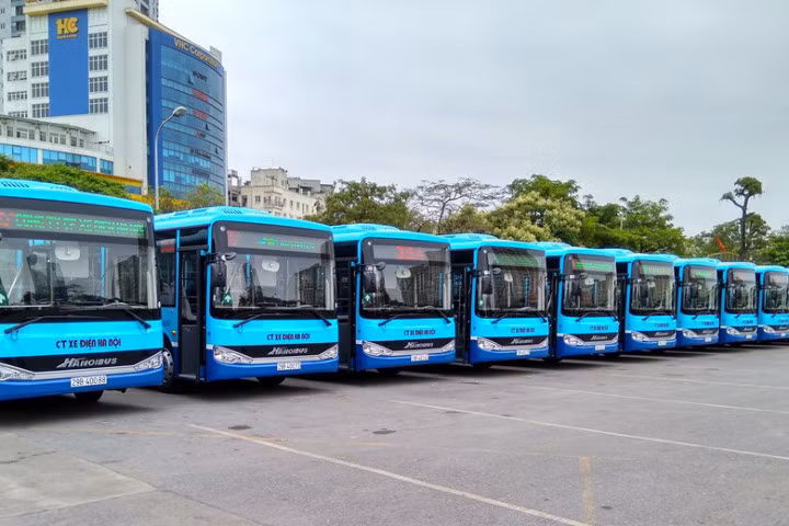 Tuyến buýt 35A Trần Khánh Dư-Nam Thăng Long với xe mới, tiêu chuẩn chất lượng cao. (Ảnh: Transerco cung cấp)