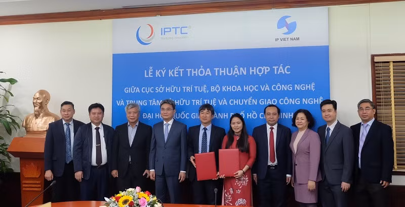 ĐHQG TPHCM trong lễ ký kết thỏa thuận hợp tác với Cục Sở hữu trí tuệ, Bộ KH&amp;CN.