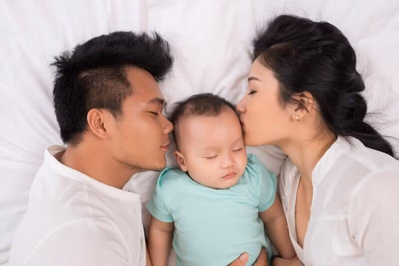 Nhiều cha mẹ e ngại khi đề cập đến vấn đề tình dục và sinh sản với trẻ. Ảnh minh họa.
