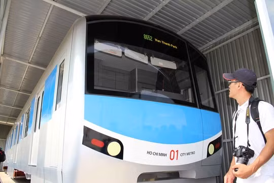 Cận cảnh bên trong tàu điện ngầm đầu tiên của Việt Nam