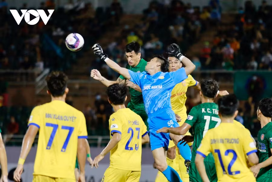 Nam Định bất ngờ thắng tưng bừng trước Sài Gòn FC.