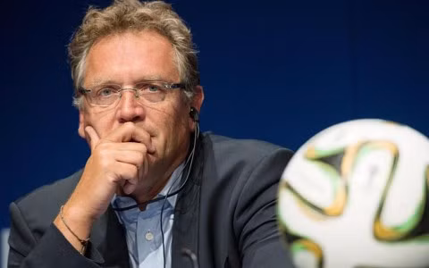 Tổng thư ký FIFA Jerome Valcke thông báo hoãn lại vô thời hạn, dù việc quyết định trao quyền đăng cai World Cup 2026 được xác định là sẽ tiến hành vào tháng 5/2017 tại kỳ Đại hội FIFA (ảnh: Reuters) Tổng thư ký FIFA Jerome Valcke thông báo hoãn lại vô thời hạn, dù việc quyết định trao quyền đăng cai World Cup 2026 được xác định là sẽ tiến hành vào tháng 5/2017 tại kỳ Đại hội FIFA (ảnh: Reuters)