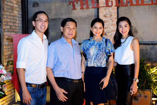 Những cặp mẹ chồng nàng dâu ngang tài ngang sắc trong showbiz - Ảnh 4 Những cặp mẹ chồng nàng dâu ngang tài ngang sắc trong showbiz - Ảnh 4