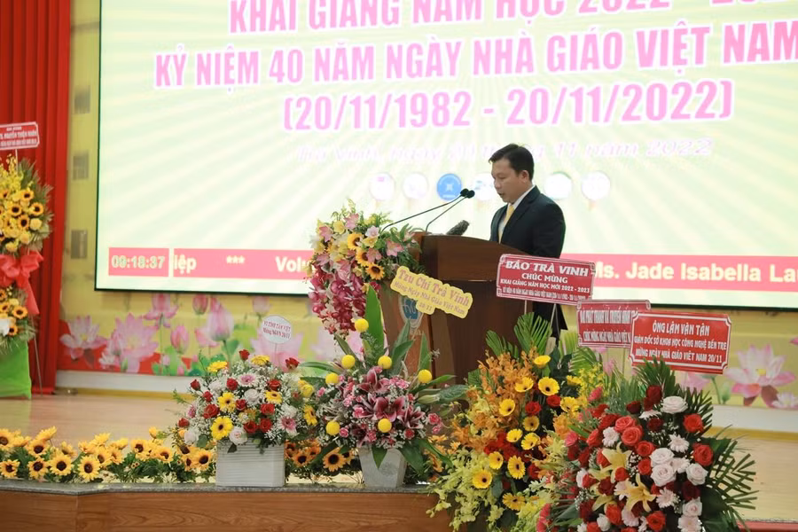 TS Nguyễn Minh Hòa, Hiệu trưởng Trường ĐH Trà Vinh phát biểu tại lễ khai giảng.