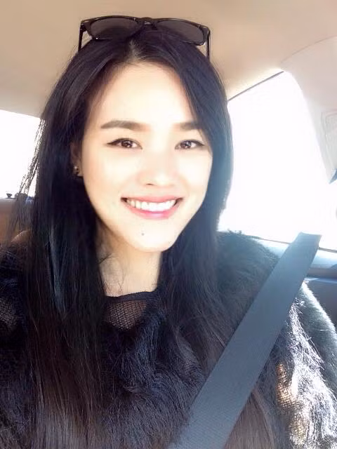 Minh Hằng hở lưng cưỡi đà điểu, Trấn Thành 