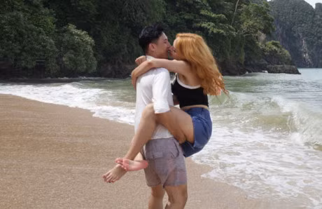 Huong Giang Idol dien canh nong bao liet trong MV 18+ - Anh 4