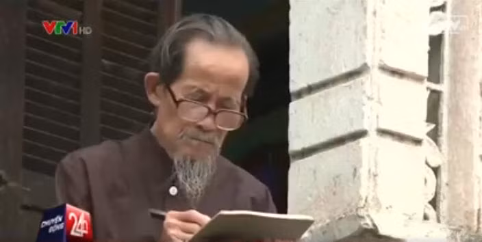 cu ong 70 tuoi ngay ngay nau chao, lam tho tang vo - 2