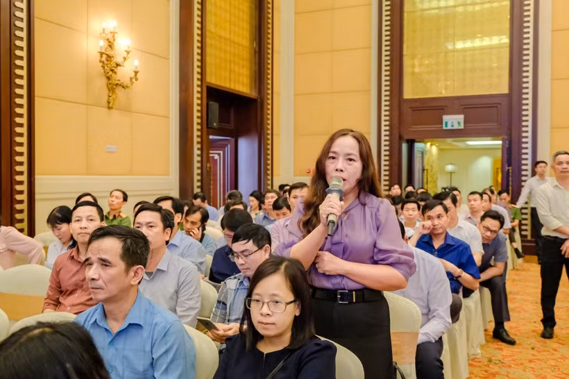 Đại biểu phát biểu tại Hội nghị tập huấn Quy chế và nghiệp vụ tổ chức thi tốt nghiệp THPT năm 2024. Ảnh Đại Dương.