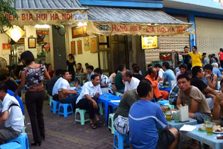 Tỷ lệ người Việt Nam uống rượu bia cao nhất thế giới