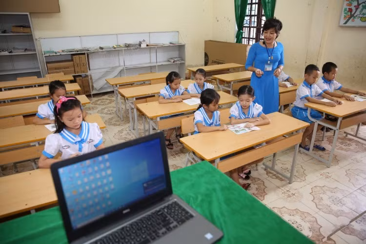 Toàn bộ giáo viên Trường THPT Kỳ Sơn (Nghệ An) là giáo viên hạng III.