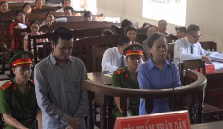 Phat 24 nam tu cho nhom lua dao 