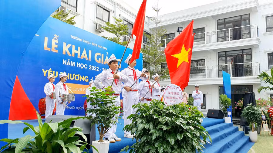 Ngày khai giảng đem đến cho học sinh Ban Mai nhiều bài học ý nghĩa. Ngày khai giảng đem đến cho học sinh Ban Mai nhiều bài học ý nghĩa.