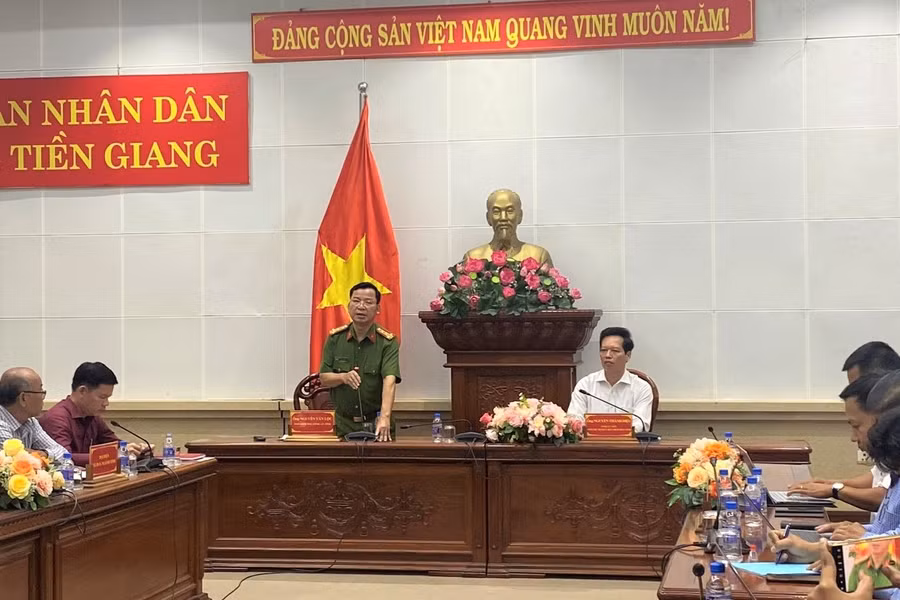 Đại tá Nguyễn Văn Lộc thông tin vụ việc. Đại tá Nguyễn Văn Lộc thông tin vụ việc.