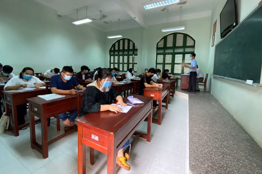 Thí sinh tỉnh Tiền Giang trong kỳ thi tốt nghiệp THPT đợt 1. Ảnh: X. Uyên.