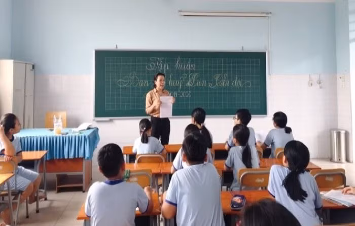 Tập huấn Ban chỉ huy liên chi đội, Trường tiểu học Bình Hoà 2 (Thuận An, Bình Dương).
