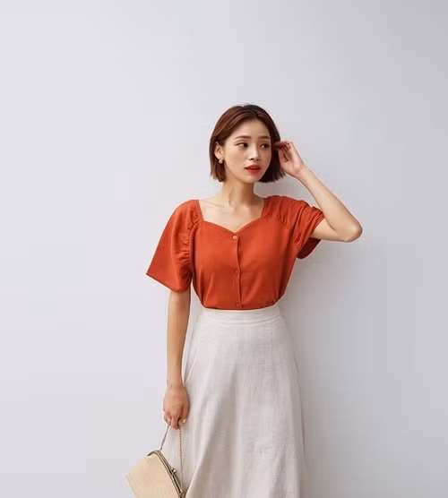 Top 3 kiểu áo giúp nàng khoe xương quai xanh quyến rũ ảnh 9