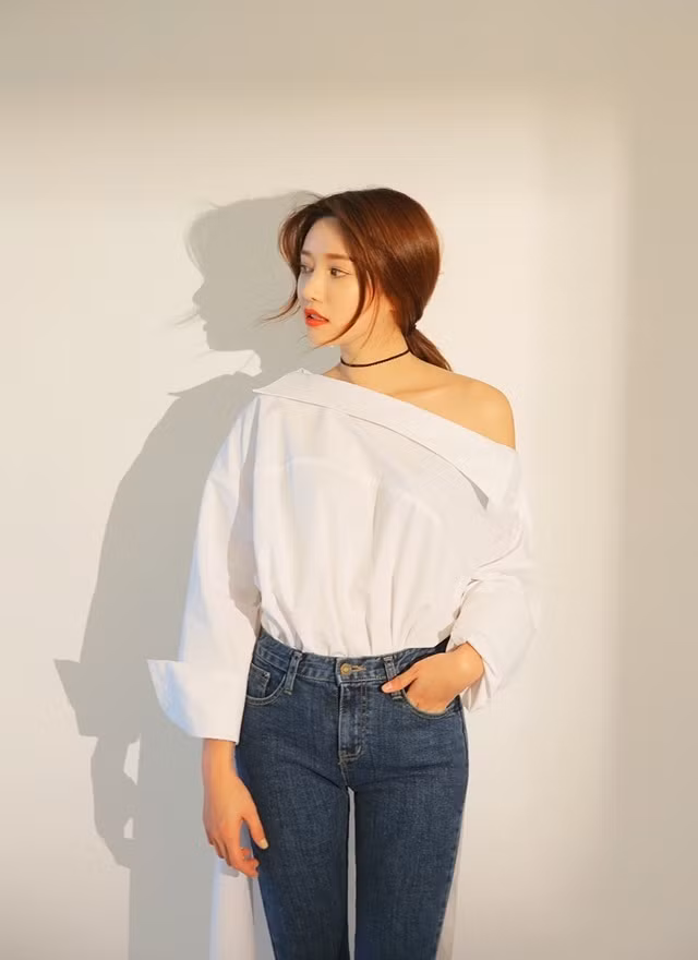 Top 3 kiểu áo giúp nàng khoe xương quai xanh quyến rũ ảnh 6