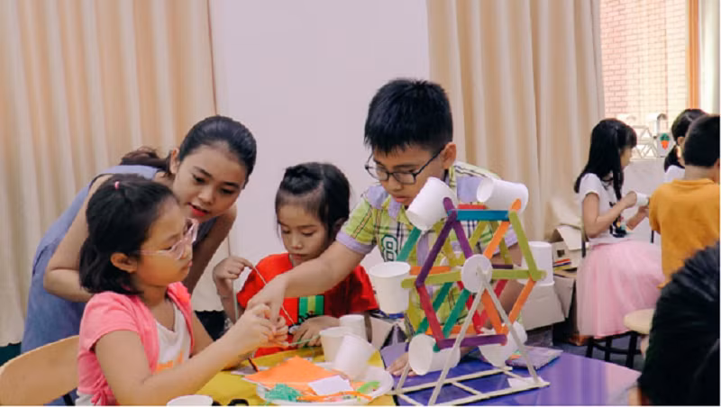 Hiệu trưởng đóng vai trò định hướng trong đổi mới GD toàn diện. Ảnh minh họa