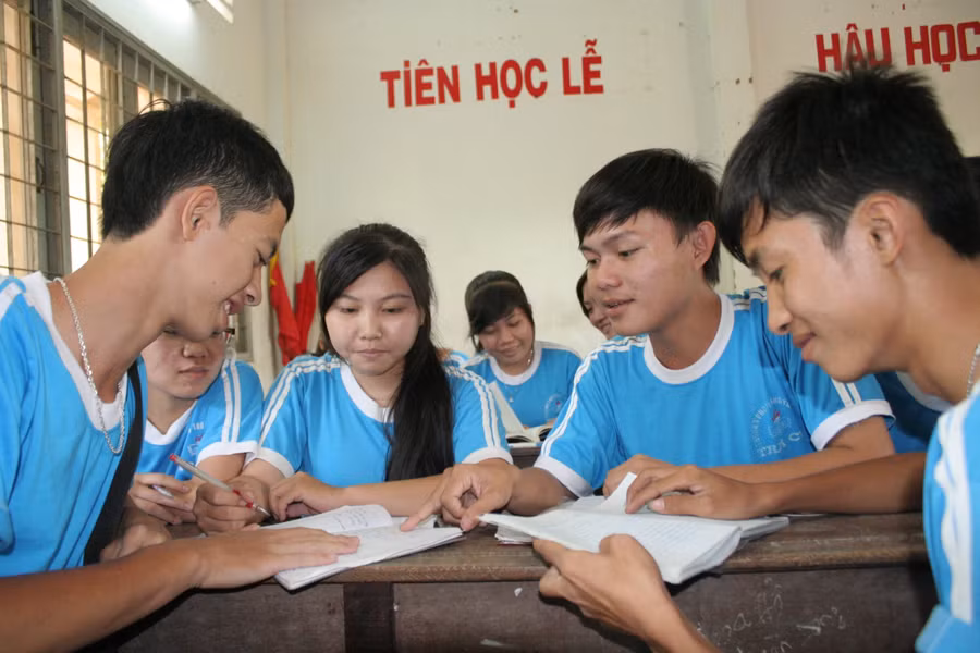 Thông tư số 22 không phân biệt môn chính, môn phụ mà tất cả sẽ bình đẳng. Ảnh tư liệu.
