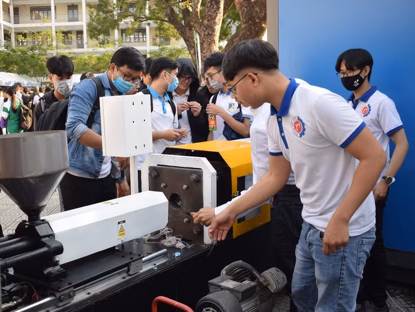 Nghiên cứu khoa học gắn iền với đào tạo góp phần nâng cao chất lượng nguồn nhân lực 