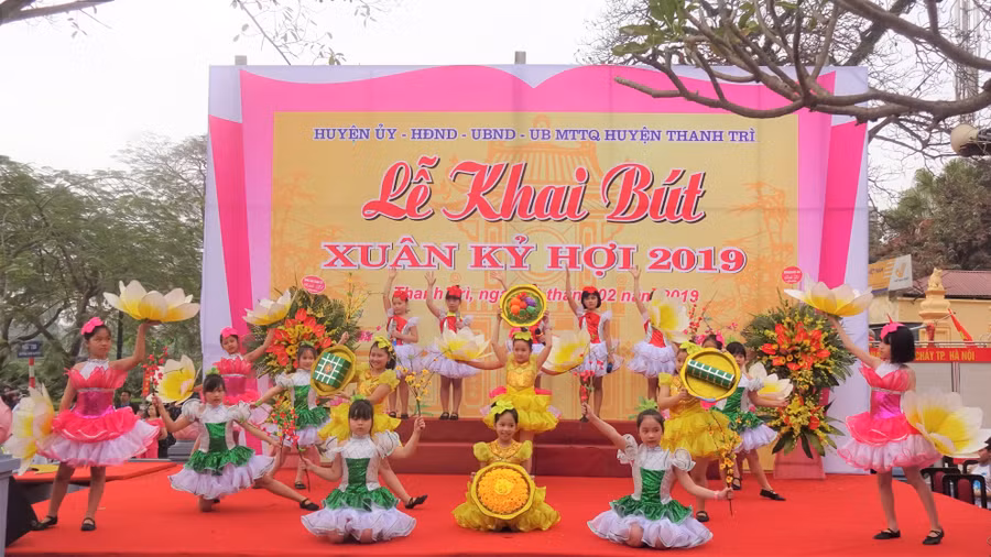 Văn nghệ chào mừng Văn nghệ chào mừng