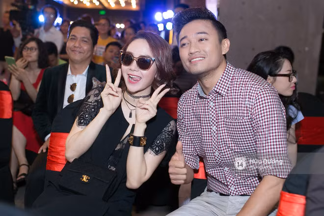 Minh Hằng cực dễ thương bên cạnh Quý Bình tại tuần lễ phim Việt - Ảnh 1.
