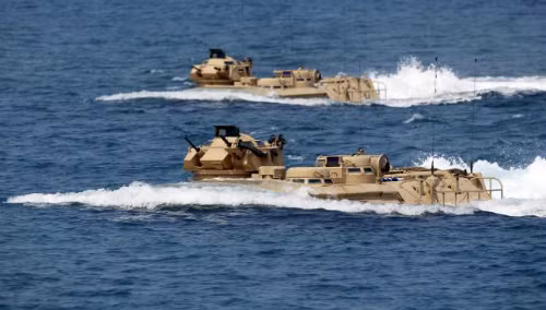 Lực lượng Mỹ tập trận với Philippines tại Biển Đông ngày 21/4. Ảnh: Reuters tai-xuong-7328-1431648555.jpg