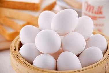 Ăn trứng gà thường xuyên cũng giúp tóc đẹp. tóc đẹp nhờ thực phẩm