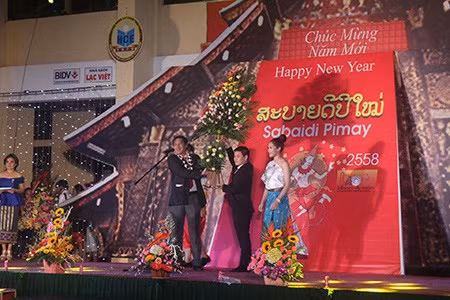 Sinh viên Lào rộn ràng đón tết Bunpimay trên đất Việt Nam ảnh 5