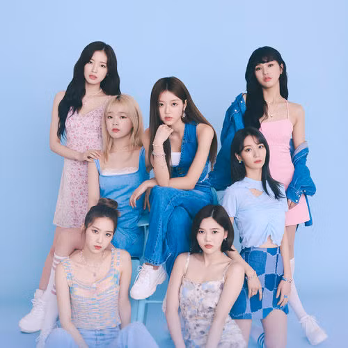 9. OH MY GIRL: OH MY GIRL đã trở thành một nhóm nhạc nữ rất được yêu thích ở Hàn Quốc! Họ đã phát hành EP Dear OhMyGirl trong năm nay và cùng với đó, đã tích lũy được khoảng 188 triệu lượt xem trên YouTube!