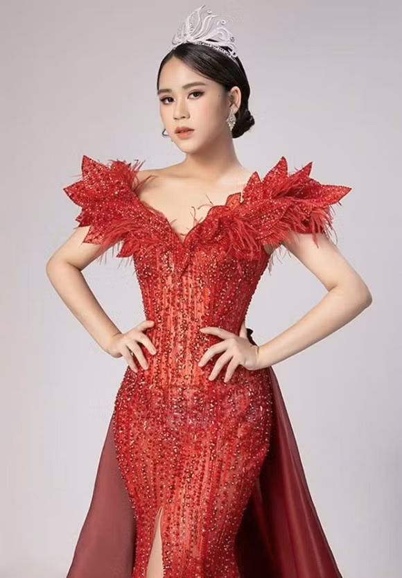 Đại diện "tuổi teen" của Việt Nam đăng quang Hoa hậu Du lịch Sinh thái Quốc tế 2021 ảnh 2