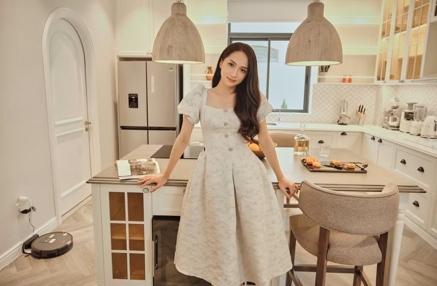 Hoa hậu chuyển giới Hương Giang xin lỗi khán giả sau 1 năm ở ẩn ảnh 1