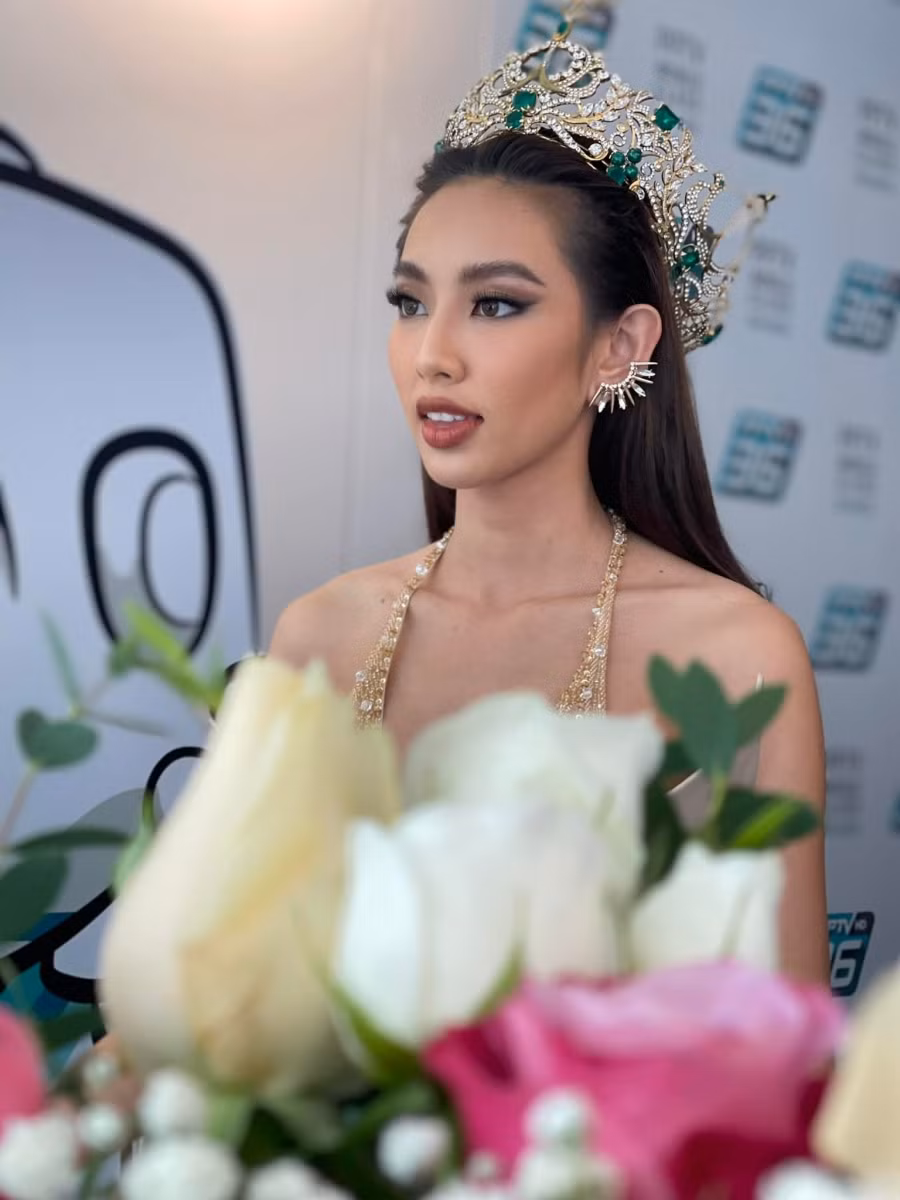 Nguyễn Thúc Thùy Tiên đăng quang Miss Grand International 2021.
