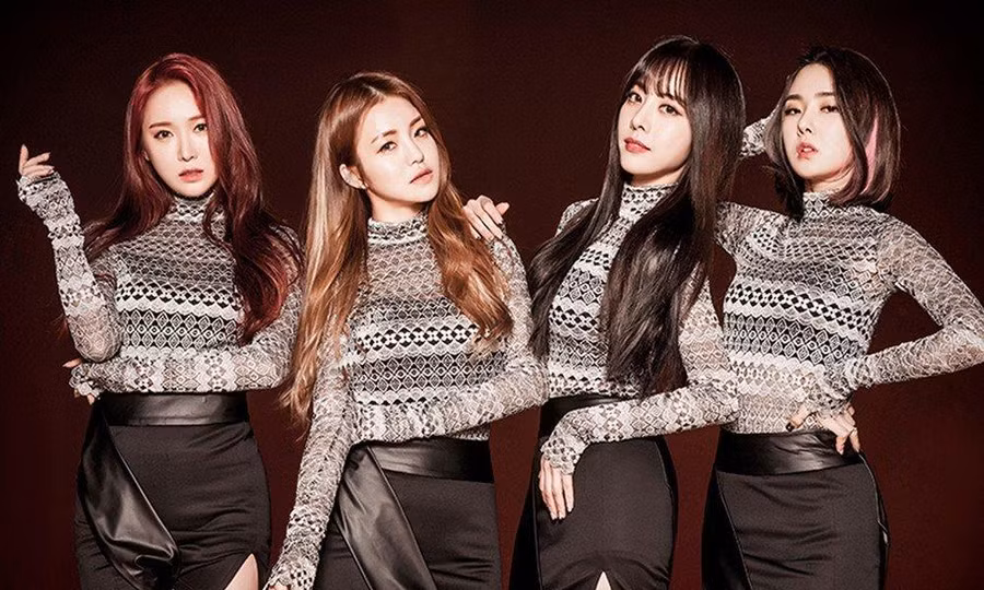 8. Brave Girls: Năm 2021 chắc chắn là năm của Brave Girls, khi chứng kiến sự lan truyền bất ngờ của bài hát ăn khách 2917 "Rollin" và các album thành tích tốt tiếp theo của họ là Summer Queen và After "We Ride". Năm nay, họ đã tích lũy được 200 triệu lượt xem trên YouTube!