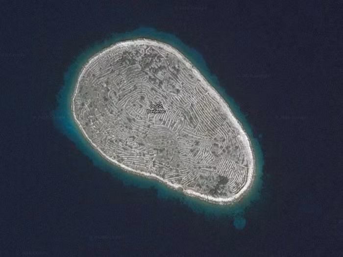 Lạc vào "mê cung" đảo dấu vân tay nổi tiếng của Croatia ảnh 1
