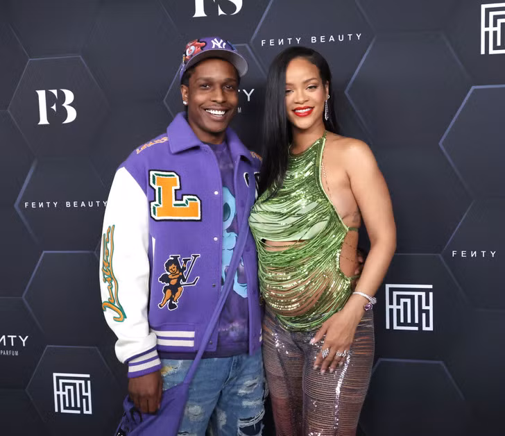 Ca sĩ nổi tiếng Rihanna.
