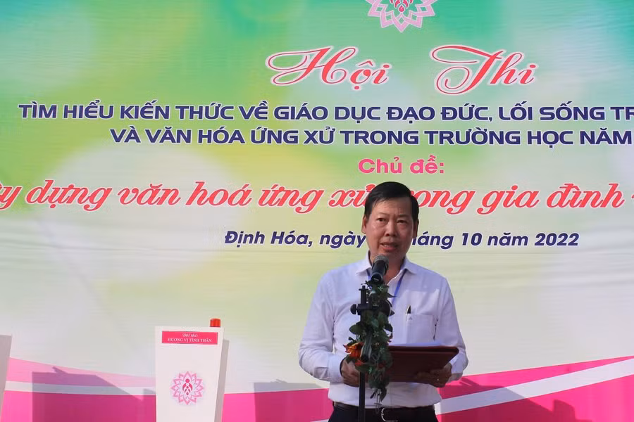 Ông Lê Ngọc Linh - Phó Giám đốc Sở Văn hóa, Thể thao và Du lịch phát biểu khai mạc "Hội thi Tìm hiểu kiến thức về giáo dục đạo đức, lối sống trong gia đình và văn hóa ứng xử trong trường học năm 2022". Ông Lê Ngọc Linh - Phó Giám đốc Sở Văn hóa, Thể thao và Du lịch phát biểu khai mạc "Hội thi Tìm hiểu kiến thức về giáo dục đạo đức, lối sống trong gia đình và văn hóa ứng xử trong trường học năm 2022".