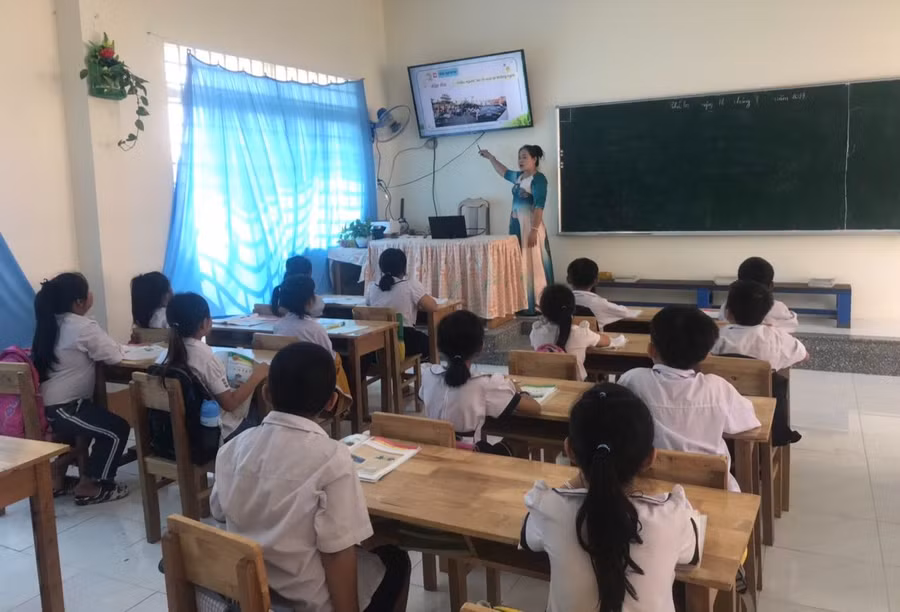 Cô Châu Thanh Tuyền trong một giờ lên lớp. Ảnh: NTCC Cô Châu Thanh Tuyền trong một giờ lên lớp. Ảnh: NTCC