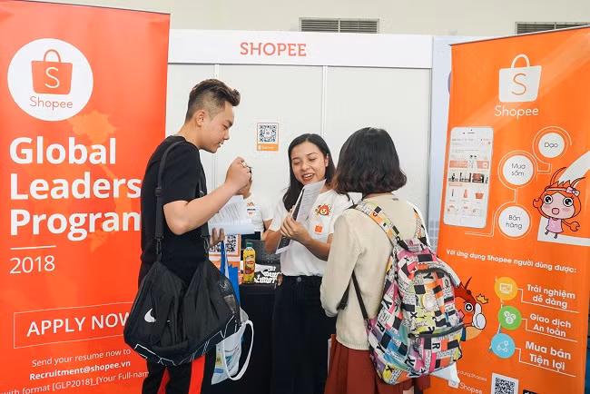 Gian hàng tuyển dụng của Shopee Gian hàng tuyển dụng của Shopee