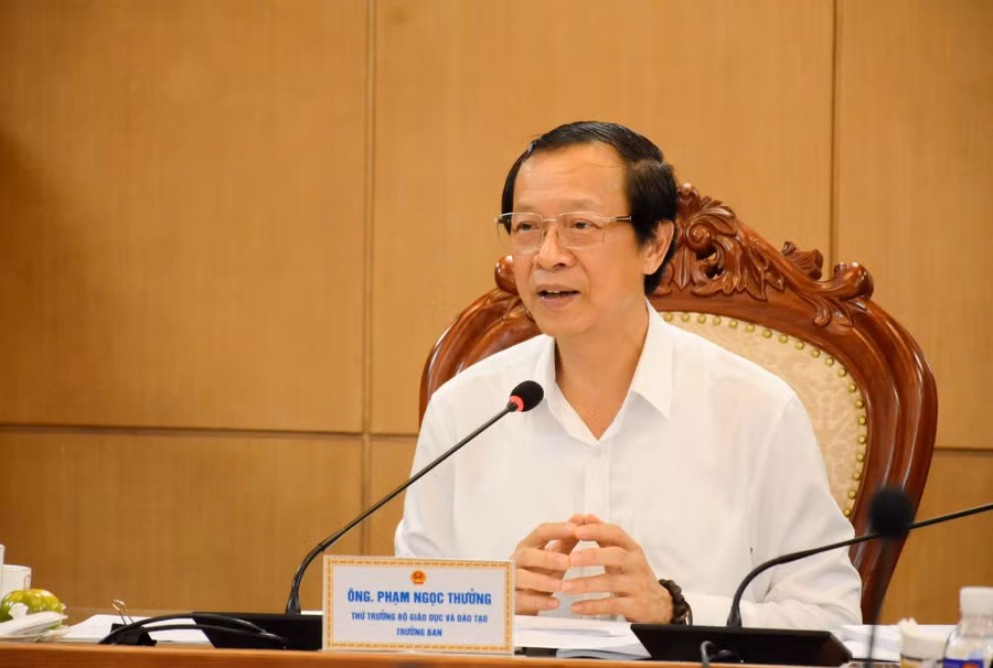 Thứ trưởng Bộ GD&ĐT Phạm Ngọc Thưởng phát biểu tại phiên họp. Thứ trưởng Bộ GD&ĐT Phạm Ngọc Thưởng phát biểu tại phiên họp.