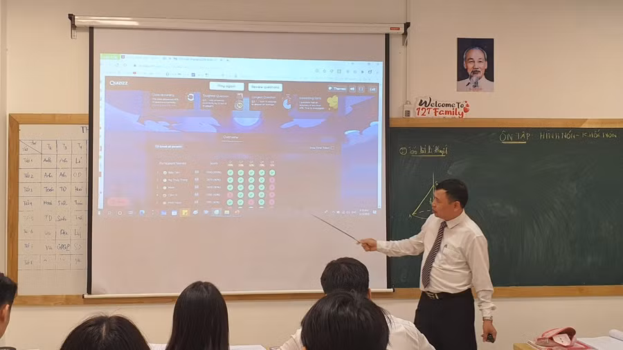 Giờ học của thầy trò Trường THPT Ban Mai, Hà Nội.