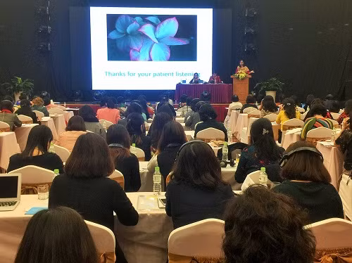 Đại biểu thuyết trình tại Hội thảo chuyên đề Giới và Bình đẳng giới trong khoa học công nghệ trong bối cảnh cách mạng công nghiệp 4.0