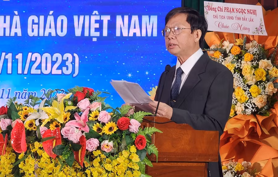 NGƯT Nguyễn Ngọc Thái phát biểu tại buổi gặp mặt tri ân các thế hệ nhà giáo tỉnh Đắk Lắk năm 2023. Ảnh: Thành Tâm NGƯT Nguyễn Ngọc Thái phát biểu tại buổi gặp mặt tri ân các thế hệ nhà giáo tỉnh Đắk Lắk năm 2023. Ảnh: Thành Tâm