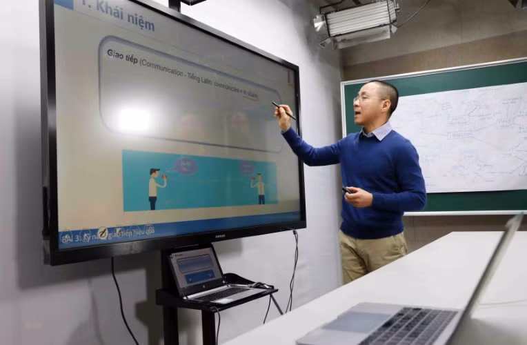 Trường ĐH Bách khoa Hà Nội triển khai học online cho các sinh viên đăng ký các lớp học phần được giảng dạy theo hình thức Blended Learning.