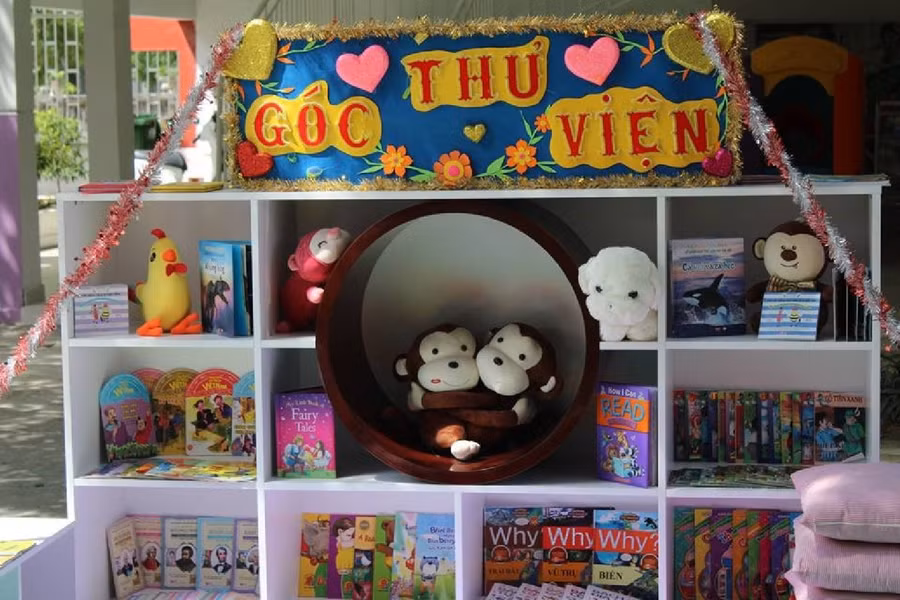 Góc thư viện đáng yêu của các em học sinh Mầm non iSchool Ninh Thuận trong lễ khai giảng