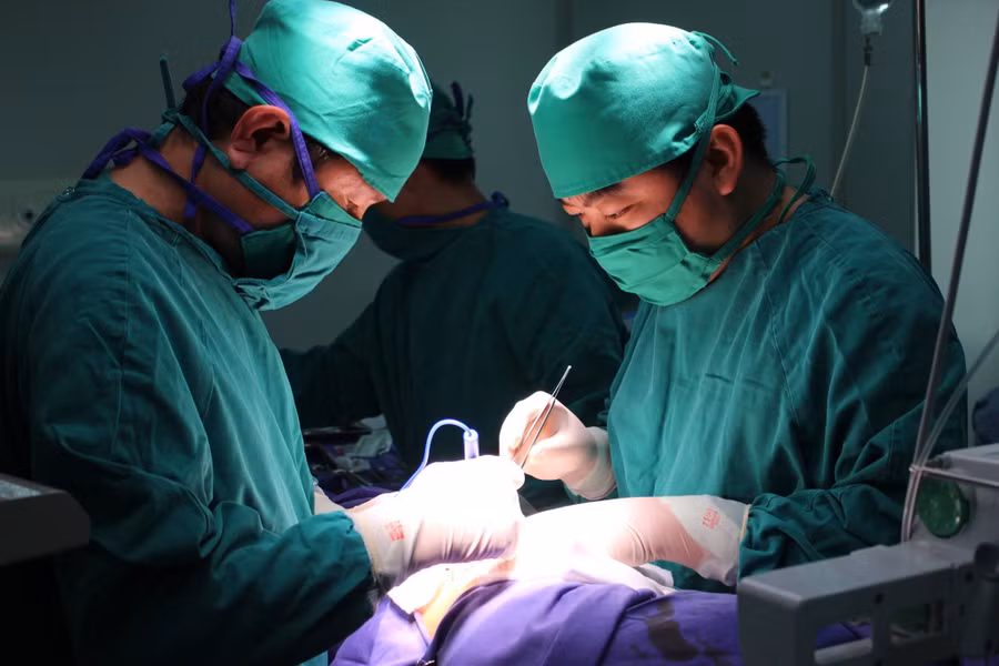 Công tác điều trị tại một số bệnh viện gặp khó khăn do thiếu thuốc