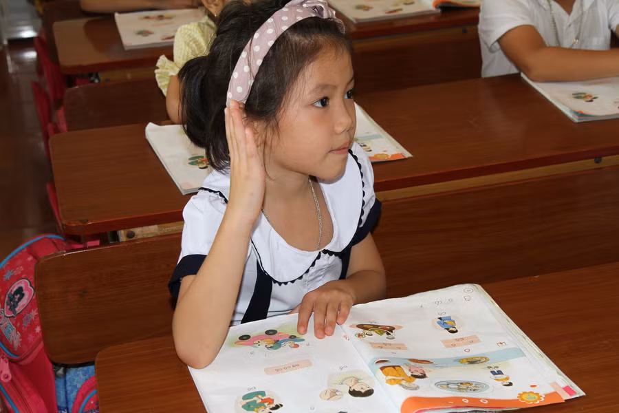 Quen nề nếp, học sinh hứng thú với môi trường mới